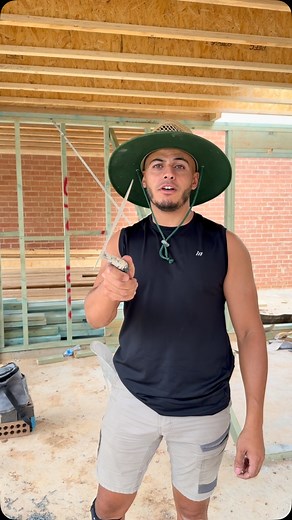 ilaybrix on Instagram: "Internal flashing tutorial….#viral #bricklayer #tutorial #asmr #bricklayers #construction #brick #satisfying #tips #water #flashing"