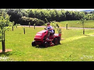 Countax- Mowing grass- Ride on mower