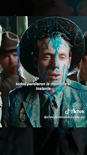 Science fiction film “Men in Black”: Human special forces battle alien insectoid creatures.#tiktok #fyp #movie #foryou #usa🇺🇸