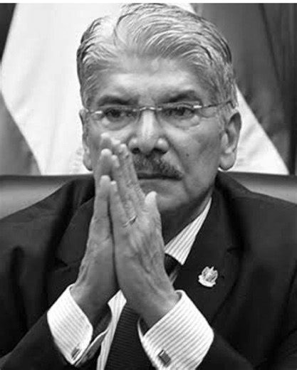 #PlanControlTerritorial | El Presidente @nayibbukele, reafirma la aplicación de justicia con la cual ahora dispone el país, ante la entrega de Norman Quijano, por parte de las autoridades de Estados Unidos a El Salvador. En abril de 2024, Quijano fue condenado a 13 años y 4 meses de prisión. Finalmente, la Cámara Segunda de lo Penal notificó al PARLACEN para iniciar el trámite de inhabilitación correspondiente. Será trasladado a un centro penitenciario, donde cumplirá la condena impuesta por la 