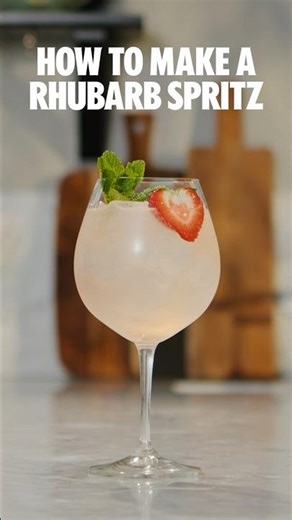 How to Make a Rhubarb Spritz #spritz #rhubarbspritz #drinks #summerdrink