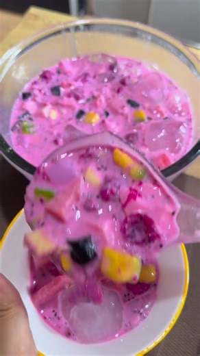 Linda wulandari on Instagram: "Es buah segar#reel"