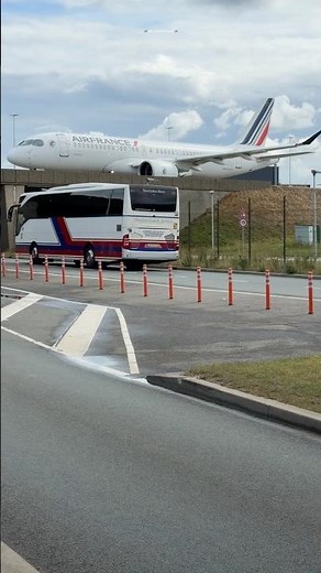 AIRBUS A220-300 AIR FRANCE AMSTERDAM TO PARIS TAXIING SCHIPHOL AIRPORT FHZUI #aviation #automobile
