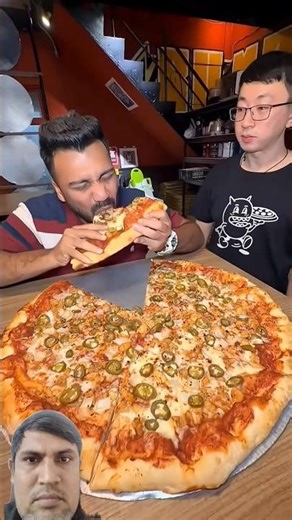 BIGGEST 36 inch MONSTER PIZZA EATING CHALLENGE😱🔥 #shorts #taiwan #pizza