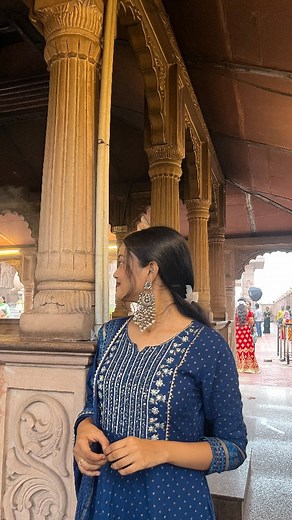 Rittika Roy Chowdhury on Instagram: "👀🥀 . . . #reelsinstagram #viralvideos #trendingreels #viral"