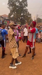 C’était juste un Moment incroyable avec Moustapha chamack officiel ,Medc le révolutionnaire , Wingui Sosso Khoui Kountigui , Fans Club Chap man chocolala boss ,@Risto224, Molar le Comédien , @Fiston acteur, Hawabachir Officiel , étaient présent …et …Mr Le Président Sms je sais que t’avais eu un empêchements..Khalil__offfff t’avais un tournage et Aussi Wandjan Dimedi pour son chantier Le mélangeur imprévu Domiral Officiel à cause des bouchons KingDetruit qui quittait à kindia.. Bref je vous dis M