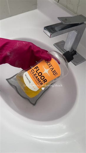 Refreshing Your Sink with Cleaning Hacks