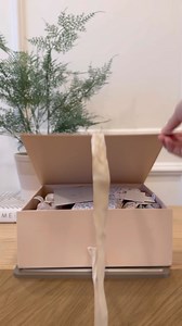 Celebrate the season with the Emmy Collection by Jamie Kay! 🎉 Featuring stunning florals and unique prints, this collection is made to stand out. Don’t miss your chance to shop these perfect pieces—get them before they’re gone! Shop the Emmy Collection, Now Available → https://jamiekay.com/collections/emmy-collection Credit: @jamiesyang | Jamie Kay