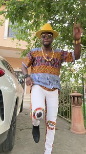 12K views · 561 reactions | #sarbe DorianAfro #dans #dance #romania #dansez #dancetutorial #invatapetiktok #populara #invatapetiktok #invatampetiktok #oradedans #bucures #dans #pentruvoi1 #pentrumama #abonativamoins #fyp | Dorian Dansator | Facebook