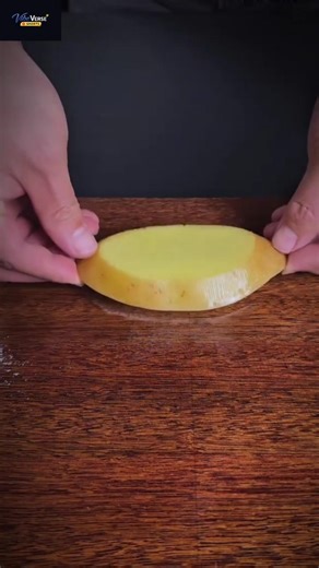 “Making potatoes look so fancy you can't afford them #potato #knifeskills #eatwithasenseofritual”
