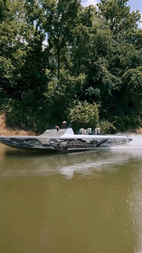 The River Pro is known for a lot of things, but this particular boat is great for fishing and rippin it on the rivers and lakes. In the bow of this boat there is a ton of storage, and there’s even a live aerated live well. What do you guys think of this boat? #boats #jetboat #riverboat #bassboat #bassfishing #boating #riverlife #boatlife | Cowtown USA Inc.