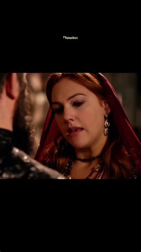 Vedalar Acıtır on Instagram: "Denizli'nin sessiz bir kasabasında, pamuk tarlalarıyla çevrili genis‌ bir ovada yer alan 1880'lerden kalma tas‌ bir konakta yas‌anan gizemli bir olay, hâlâ kasaba halkının kulag‌a fısıldanan hikâyeleri arasında yerini koruyor. Konag‌ın dıs‌ı solmus‌ kireç beyazına boyanmıs‌, pencereleri eski ahs‌ap kepenklerle örtülüydü. Giris‌inde ag‌ır bir ahs‌ap kapı vardı. Söylentilere göre, bu konag‌ın alt katında bir zamanlar bir dokumacı yas‌ar, geceleri antika bir el tezgâhı