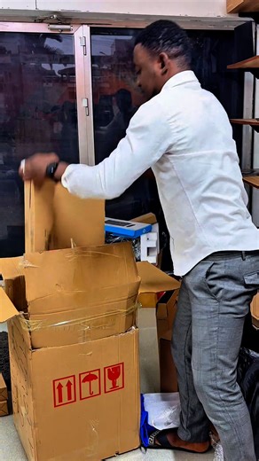 HP ÉLITEBOOK 840 G9 CORE I7 12th GENERATION , QUASI NEUF IMPORTÉ EN TRÈS BON ÉTAT.(99.9%) 🛑#PRIX: 389.000F Au lieu de 459.000F❤️‍🔥 ✅Intel core i7 ✅32 Go Ram ✅512 gb SSD ✅processeur 1.80 à 3.59 GHz ✅graphique iris Xe ✅Écran 14 Pouces tactiles ✅Windows 11 ✅Office 2021 ⛔️ Livraison Gratuite à Abidjan🛵 📳#Contact : 📱 07 57 59 05 27 (WhatsApp) ⏯️ https://bita-ci.com | Bita.ci