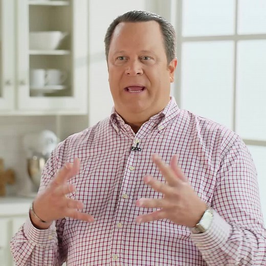 Foodies, ITKWD is going to be full of fun this afternoon, and I’ll tell you why! My new cookbook, “Comfort Food Shortcuts,” is OFFICIALLY AVAILABLE! 🎉🍴📖 Whether it’s for yourself or as a gift, you’ll get it in time for the holiday season! Shop yours, here! > https://qvc.co/dvcb3qdv Tune in today at 12pm ET for an extra special #ITKWD! See you then, Foodies!🍴 | David Venable QVC