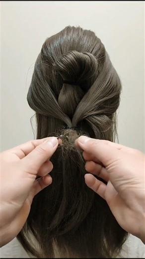 How to Tie a Flirty Half-Up Hair for a Sweet Look