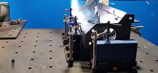全自动焊接协作机器人机械手工作站生产线焊接机器人