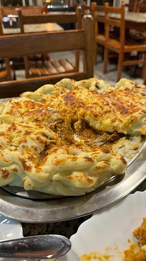 Pizzaria Bianca on Instagram: "Vê se tem base um trem desse! 🚂🤤 Nosso deliciooooso Filé Mignon a Parmegiana!"