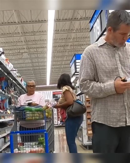 1.5M views · 10K reactions | I want to get out of here! ‍♀️‍➡️ Funny fart prank 藍 #fart #fartprank #fartsarefunny #funnyreels #funnyvideos | Super Stupid Poop | Facebook