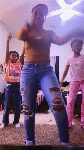 😂😂😂 The gooftness within my niece is crazyyy asl @Serenity