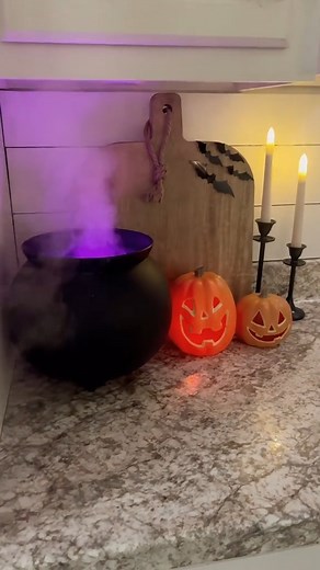 DIY diffuser cauldron! 👻 #halloweendecorations #diyhalloweendecor #falldecoration #falldecorating #falldecor #fallhome #diyfalldecor #fallhomedecor #falldecorideas #falldiy | Hocus Pocus Halloween