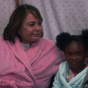 Get to know the Conners' new neighbors TONIGHT on #Roseanne at 8|7c on ABC. | Roseanne