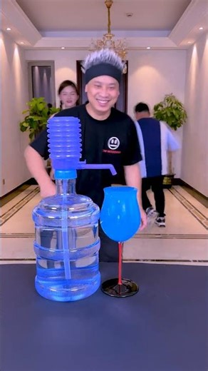 Who Made The Water In The Cup Overflow? #Funnyfamily #Partygames