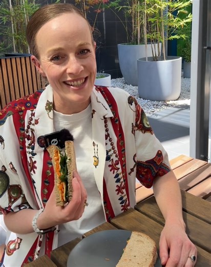 🥪 Are you in the sandwich generation? 🥪 Balancing kids, ageing parents, and employment... you’re not alone! | Services Australia