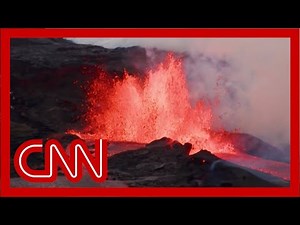 CNN reporter gets near the lava flow of Mauna Loa volcano