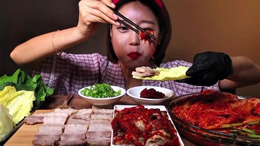 Dorothy Mukbang ASMR Experience