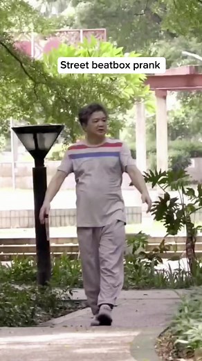 ＂🔊 Street Beatbox Prank Madness! Turning streets into a rhythmic spectacle. Watch the urban vibes and reactions unfold! 🤣🎤 #BeatboxPrank #StreetGroove #ViralLaughs | R.H លក់គ្រឿងហ្គាសគ្រប់ប្រភេទ