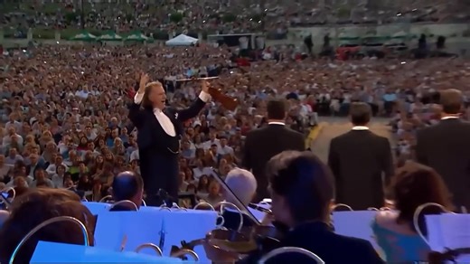 🎤 “Sing, fly, and smile with André Rieu’s Volare.” ☀️🥰🍀 | The Elegant Waltz