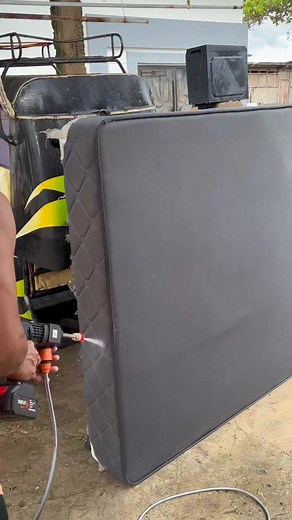 12 reactions | Mahal kaau ni akong ge hire ha dli moinom ug redhorse!!!藍 | Rubz Caballero | Facebook