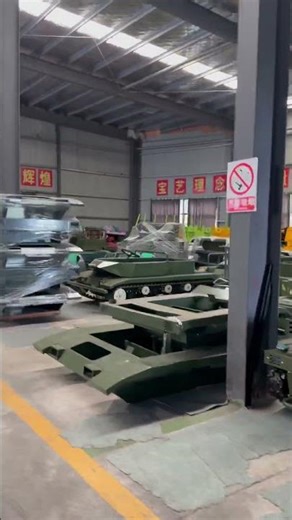 Doesn't this look like a parade scene from a blockbuster movie?#这画面像不像大片中的检阅场面