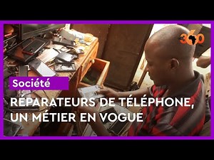Mali: la réparation de téléphones portables, un métier qui attire les jeunes chômeurs
