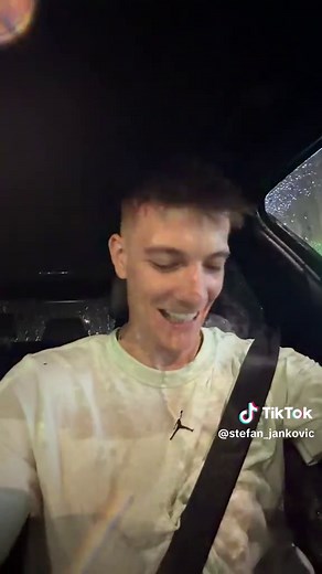 😂