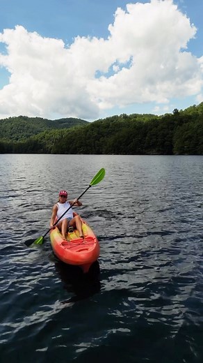 DO YOU…and don’t apologize for it!! 😎 Getting my week started off right @bearlakereserve w/ MORE LIKE ME #heidi #heidinewfield #trickpony #newmusiccomingsoon #countryartist #songwriterlifestyle #outdoorlife | Heidi Newfield