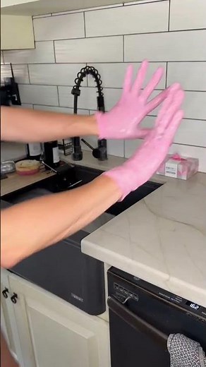 Hand-E Touch Pink Nitrile Gloves 3-Mil Powder-Free