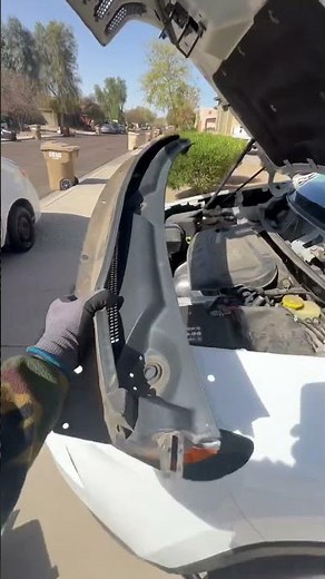 How much does a windshield replacement cost?