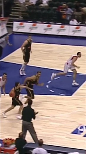 Dirk Nowitzki dunks were DIFFERENT 💪 🇩🇪