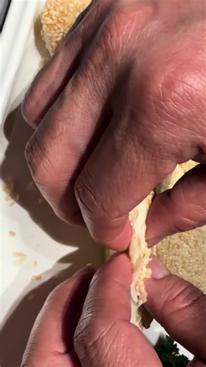 🔥 The crunch is irresistible! Our machines make sesame cakes That satisfying crunch you hear? That's our sesame cake machine at work! ✨ We're a professional food machinery manufacturer, automating the entire process from dough mixing and pressing to sesame sprinkling. Every cake is golden, evenly coated with sesame, and so crispy you can't stop at just one! Want to see how we mass-produce these delicious sesame cakes with our machines?👇 Drop a