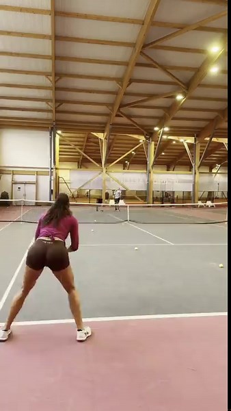 OnlyFans llega al tenis de la mano de Oceane Dodin, la jugadora que se sometió a una operación de aumento de pecho