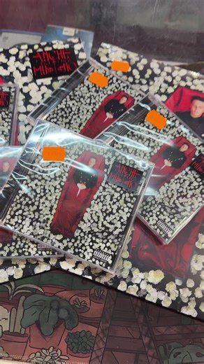 KID YUGI🔥🎤 Anche gli eroi muoiono” è finalmente qui. Un album potente, crudo, senza filtri. Disponibile ora da MixerMusic 👇 💿 CD 💿 LP Special Edition con disco marmorizzato Passa in negozio e ascoltalo come si deve. 📍 MixerMusic – la musica si vive, non solo si sente. #pertee #kidyugi #napoli #rapitaliano #nuoveuscite