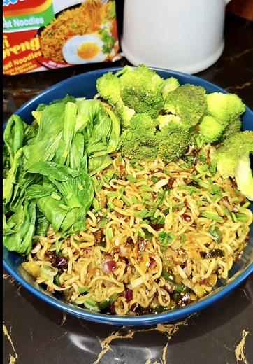 Quick Garlic Mi Goreng Noodles Recipe