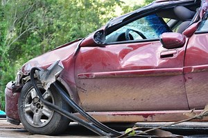 What can cause a car accident and how to avoid getting into one