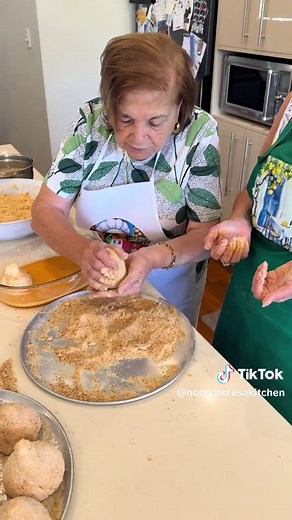 Delicious Arancini Balls Recipe with Bolognese Sauce