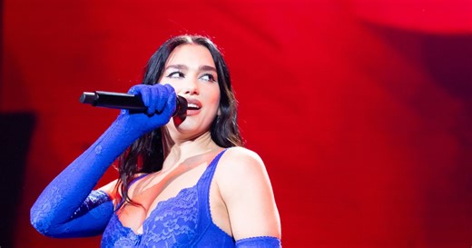 Diaporama : Les femmes en danger dans les concerts ? Cette enquête dénonce une "misogynie en masse"