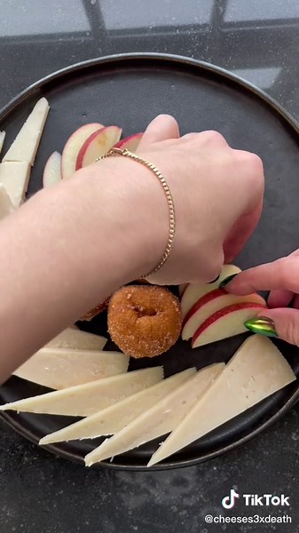 Exploring the World of Gouda Cheese: Types, Recipes, and More