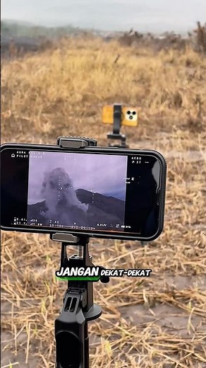 Live view of Mount Semeru during the eruption 🔥