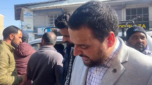 Arto Mouzim Ali Baramulla and Sho Sopore Ayaz Geelani conducted a vehicle inspection in Sopore market, sealing several cars, suspending licenses, and fining many bikers for traffic violations. | Junaid Bhat photographer