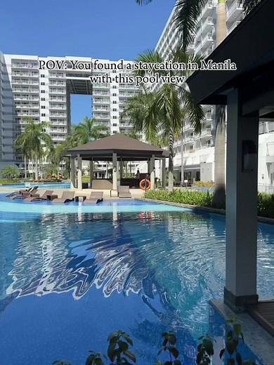 Staycation near NAIA and Mall of Asia with this view